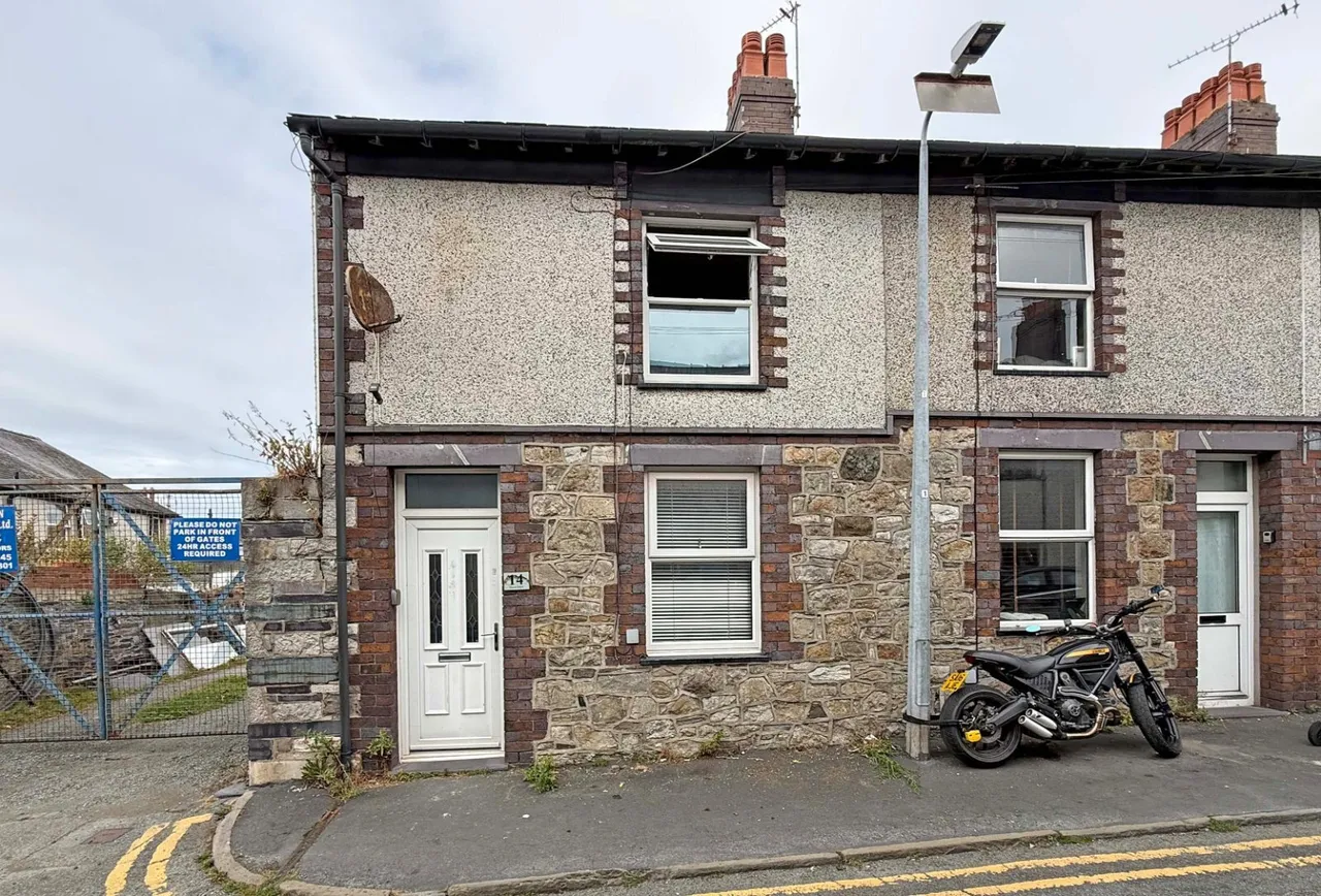 3 bed house for sale, Mason Street, Bangor, LL57