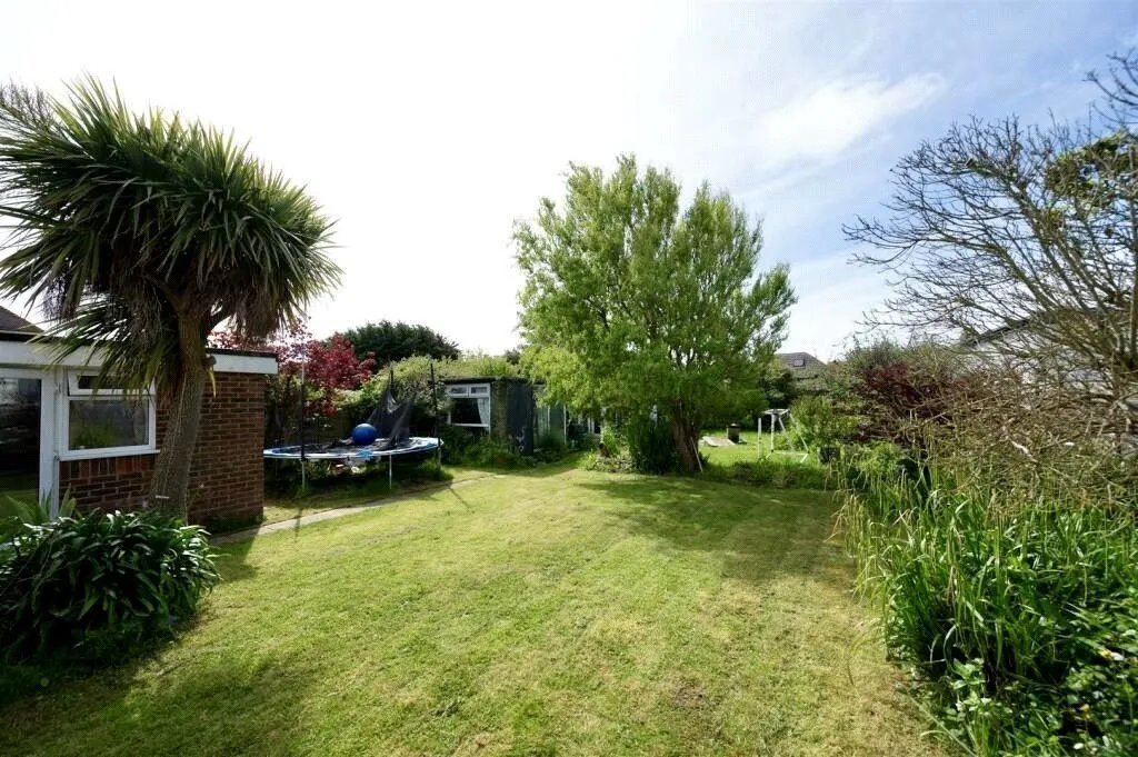 Sandy Point Road, Hayling Island, PO11, photo 12
