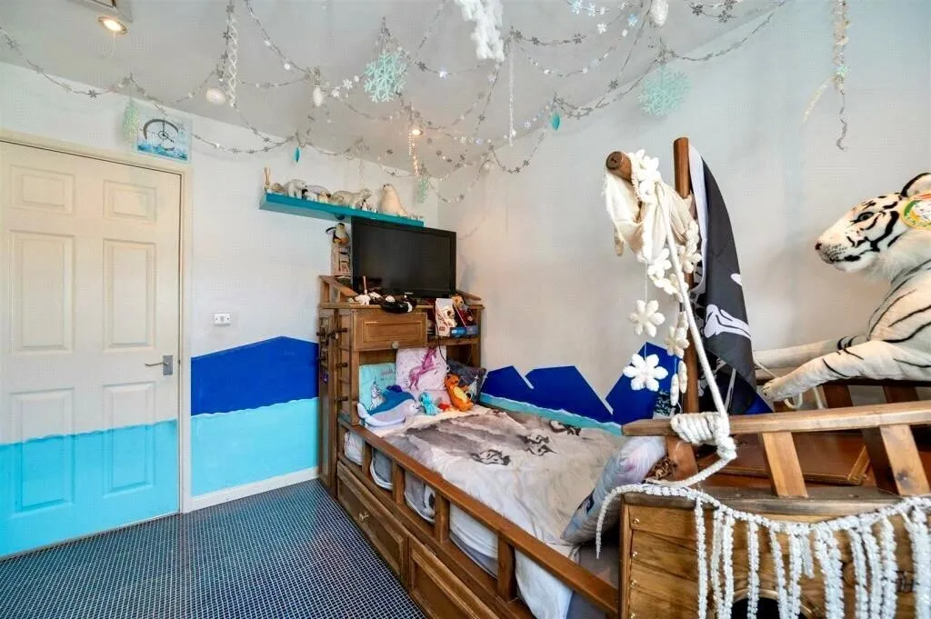 Sandy Point Road, Hayling Island, PO11, photo 19