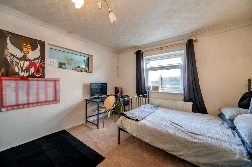 Sandy Point Road, Hayling Island, PO11, photo 10