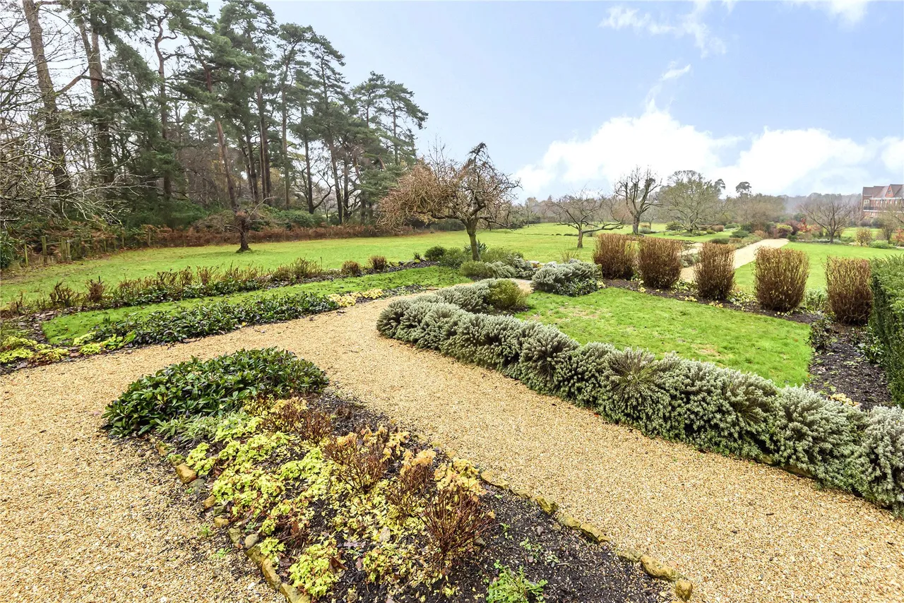 Kings Drive, Midhurst, GU29, photo 13