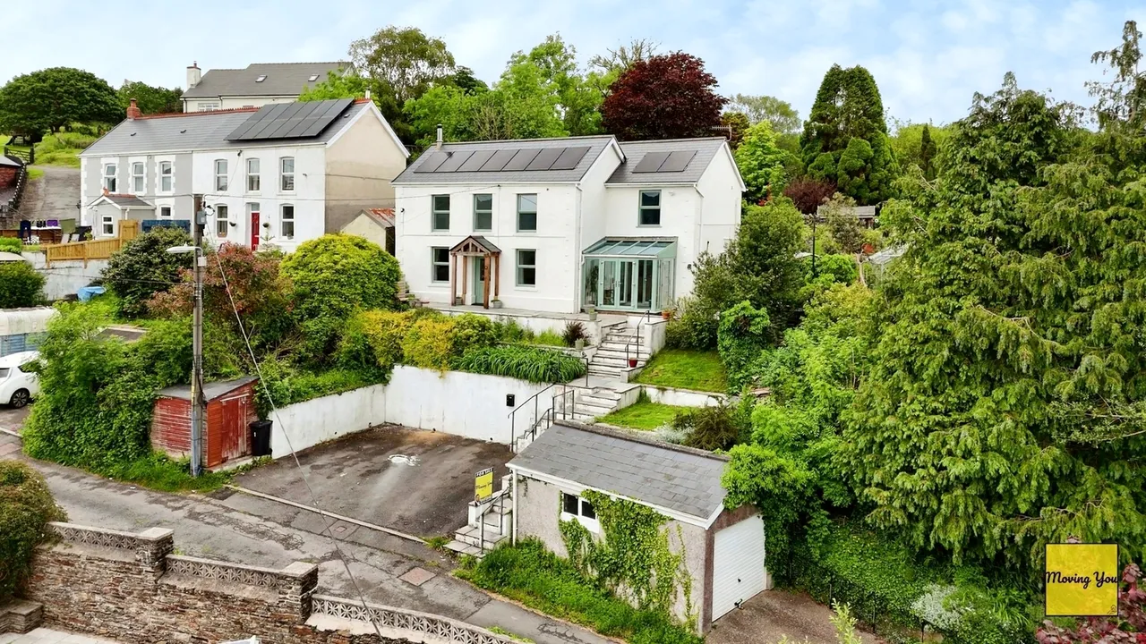 4 bed house for sale — Penygraig Road, Pontardawe, SA8