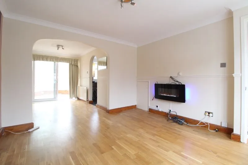 Fieldfare Green, Luton LU4 0YA, photo 2