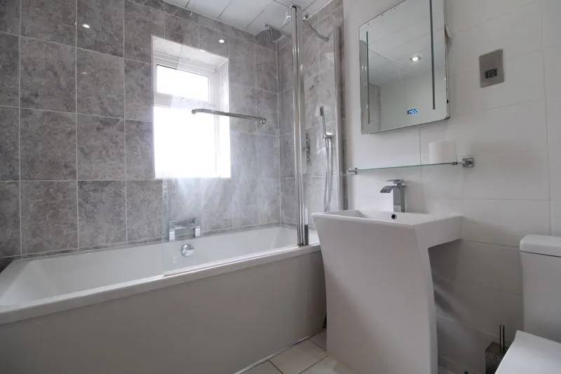 Fieldfare Green, Luton LU4 0YA, photo 11