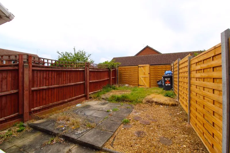 Fieldfare Green, Luton LU4 0YA, photo 12