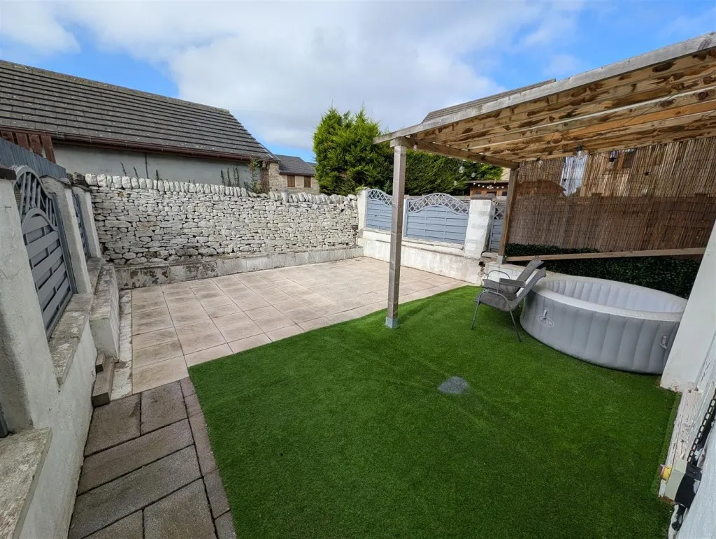 Highcroft Gardens, Keighley, BD21, photo 17
