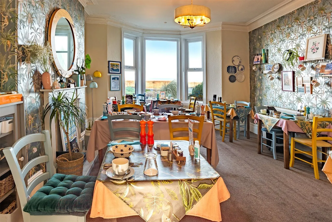 Marine Road East, Morecambe, LA4, photo 5