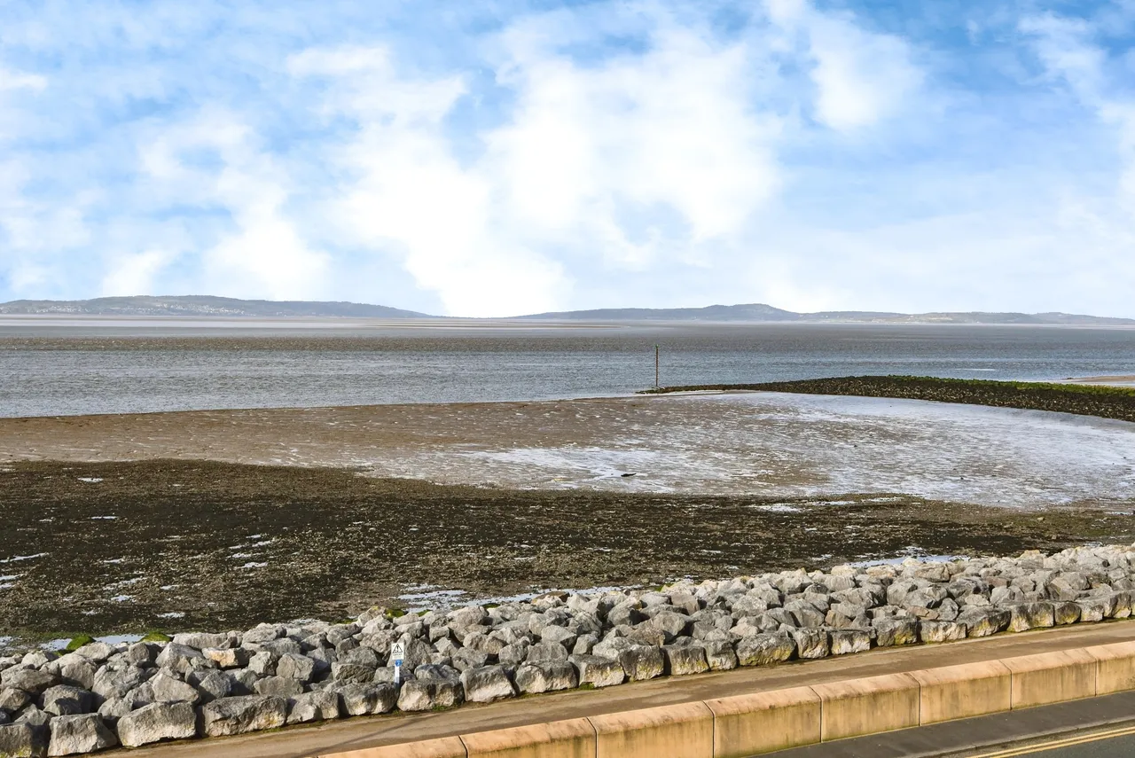 Marine Road East, Morecambe, LA4, photo 2