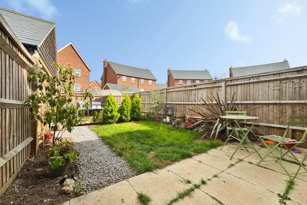 Brick Work Lane, Hook, RG27, photo 9