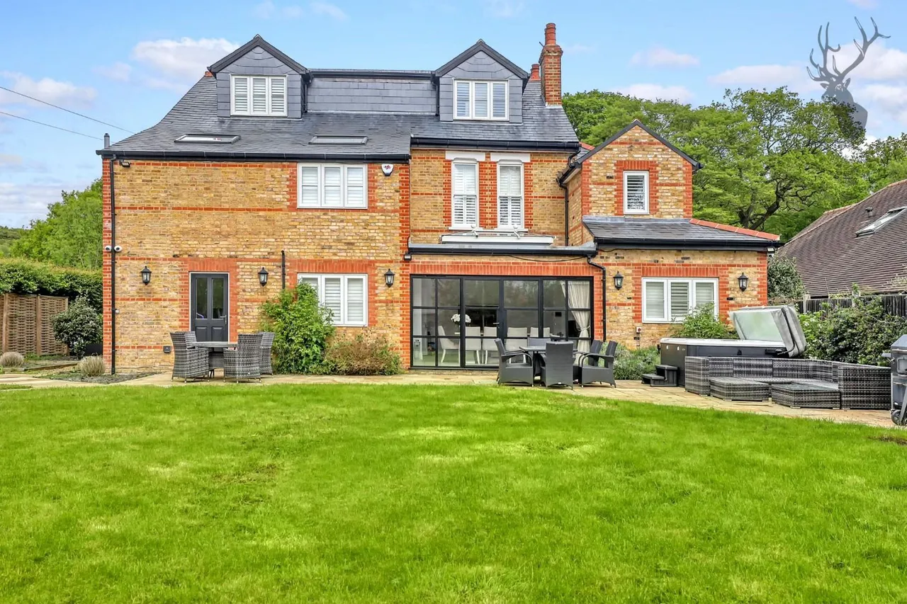 Coppice Row, Theydon Bois, CM16, photo 19