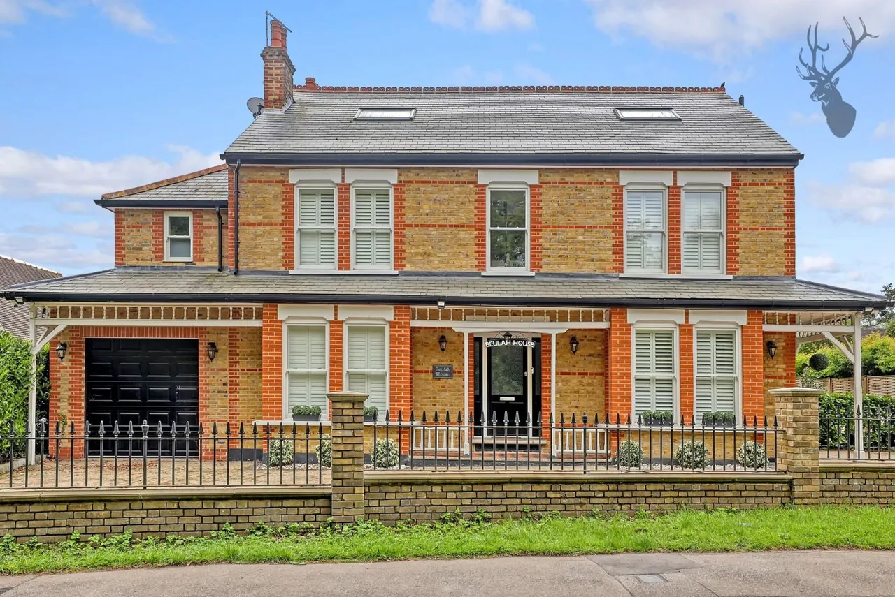 5 bed house to rent, Coppice Row, Theydon Bois, CM16