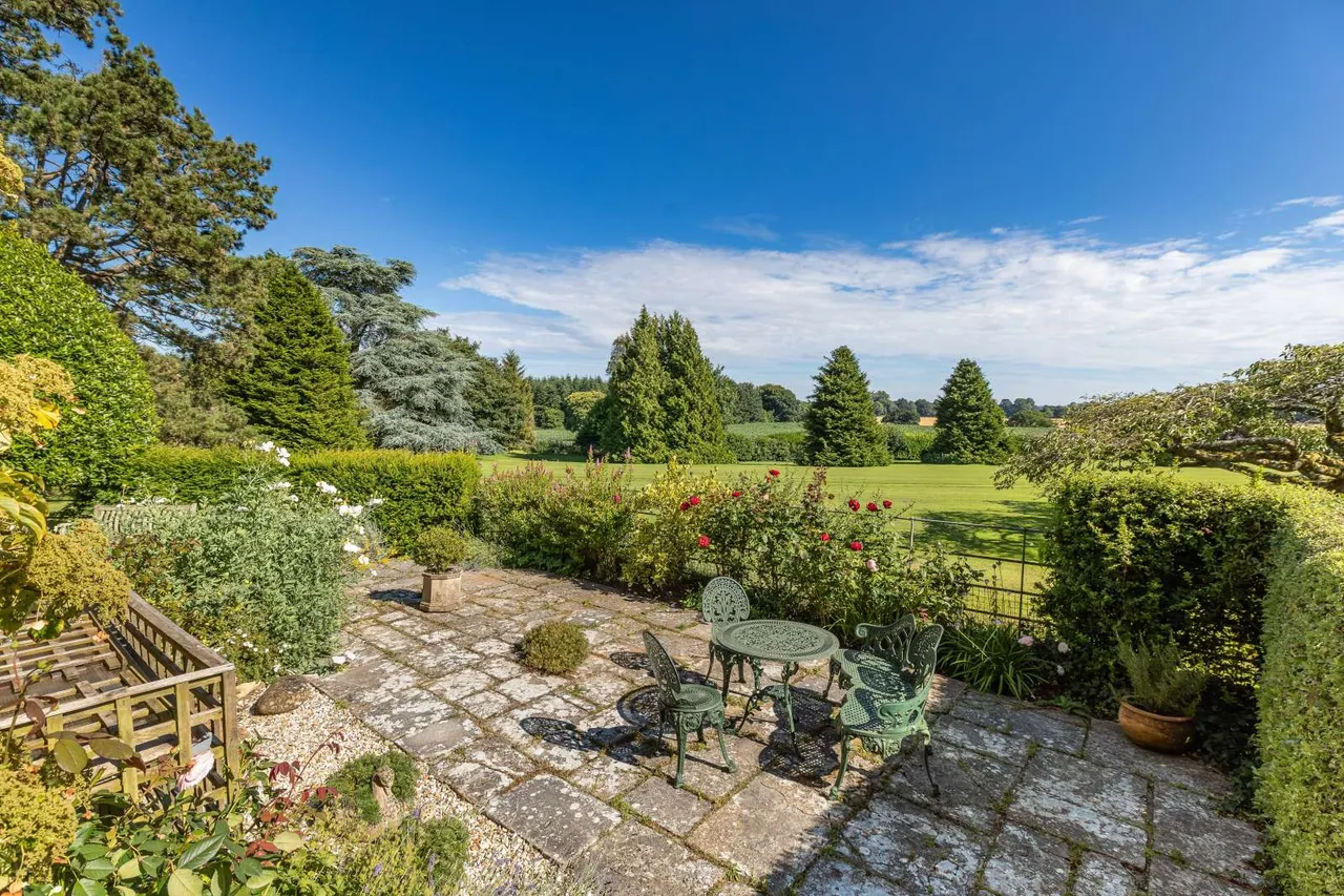 Brettingham Court, Hinton St. George, Somerset, TA17 8RY, photo 5