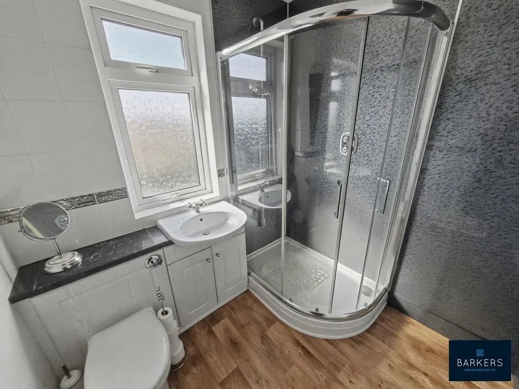 Kings Drive, Birstall WF17 9JH, photo 13