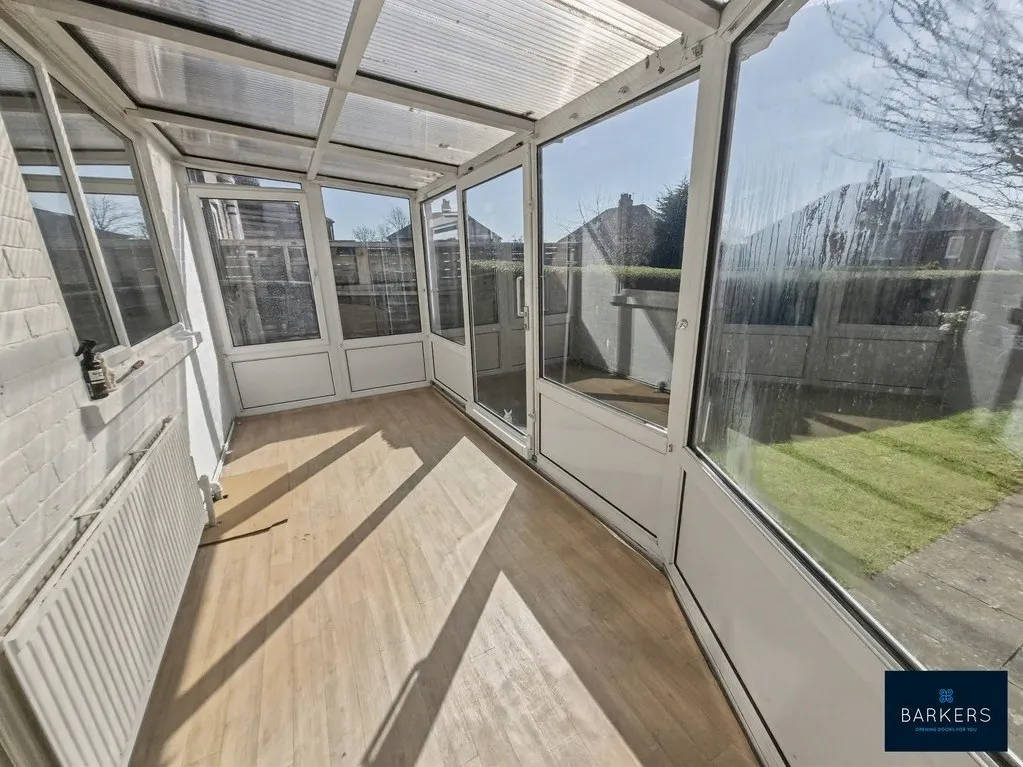 Kings Drive, Birstall WF17 9JH, photo 8