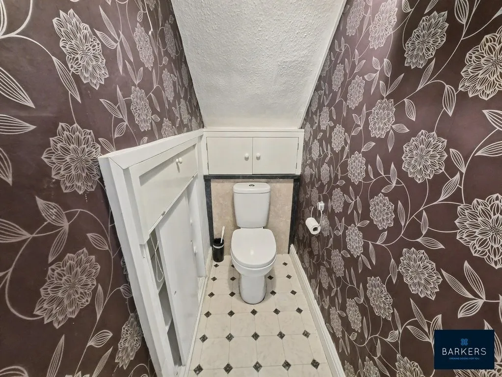 Kings Drive, Birstall WF17 9JH, photo 17