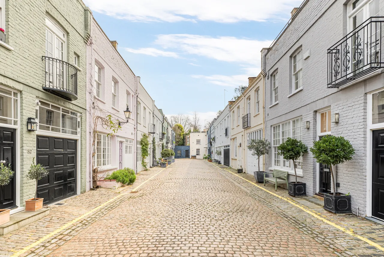 4 bed house for sale — Princes Gate Mews, South Kensington, London
