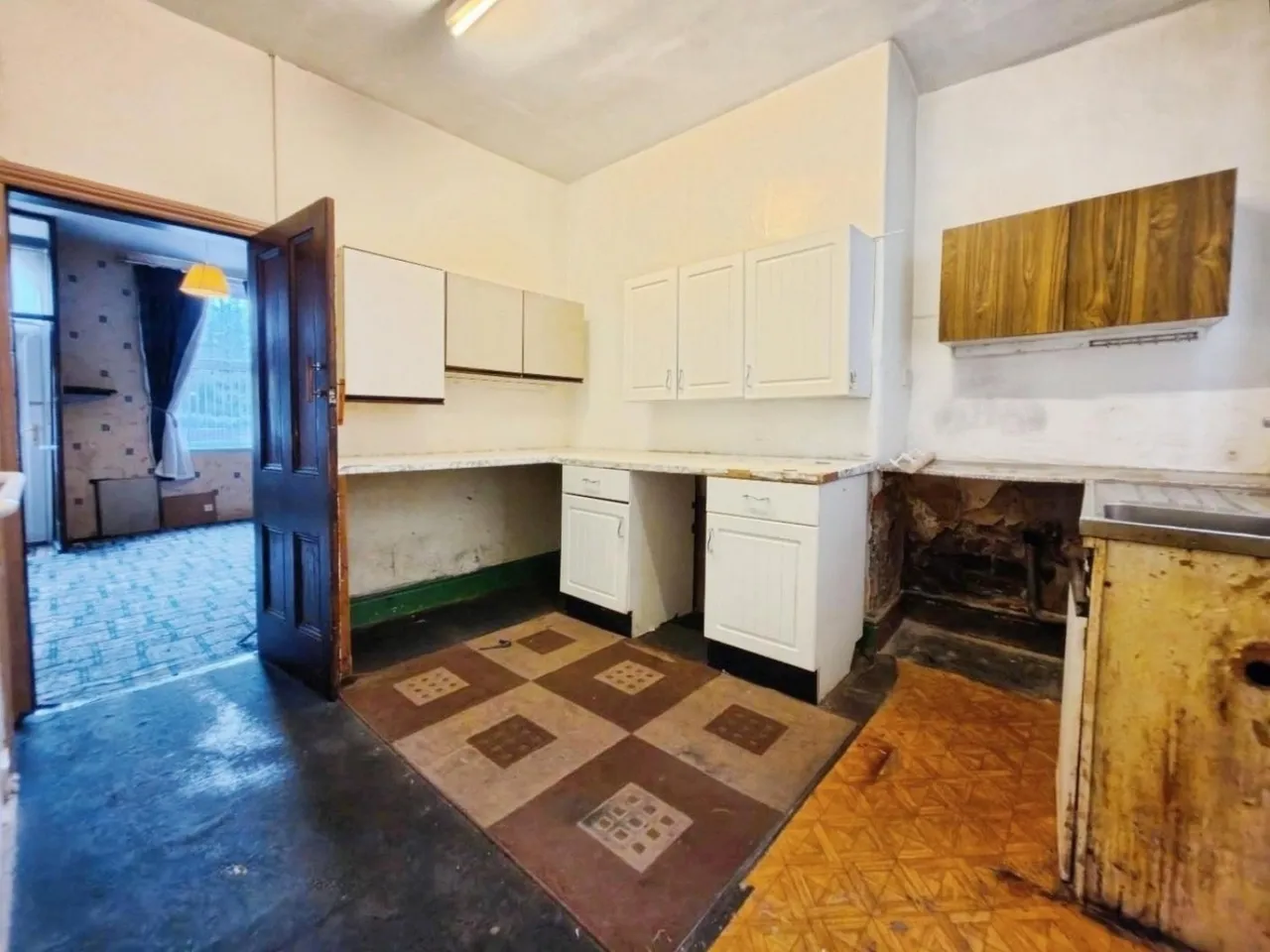 Oldham Road, Royton, OL2, photo 4