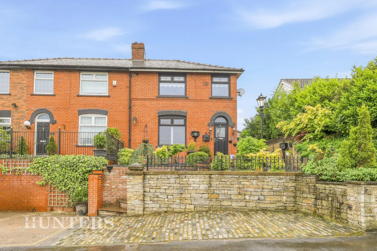 3 bed house for sale, Milnrow Road, Hollingworth Lake, OL15