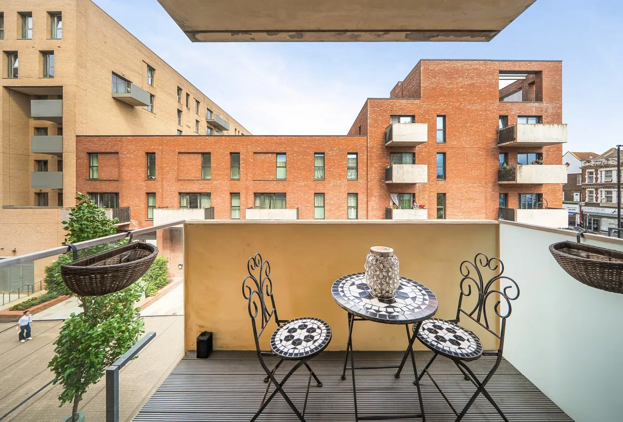 Woodlark Apartments, 1 Damsel Walk, NW9 7FA, photo 2