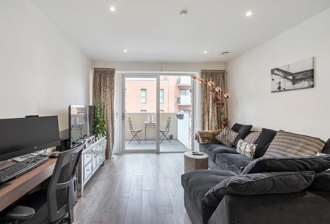 1 bed flat for sale — Woodlark Apartments, 1 Damsel Walk, NW9 7FA