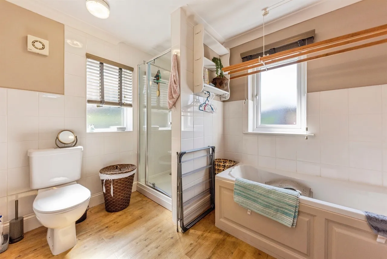 Church Lane, Marston, NG32, photo 9