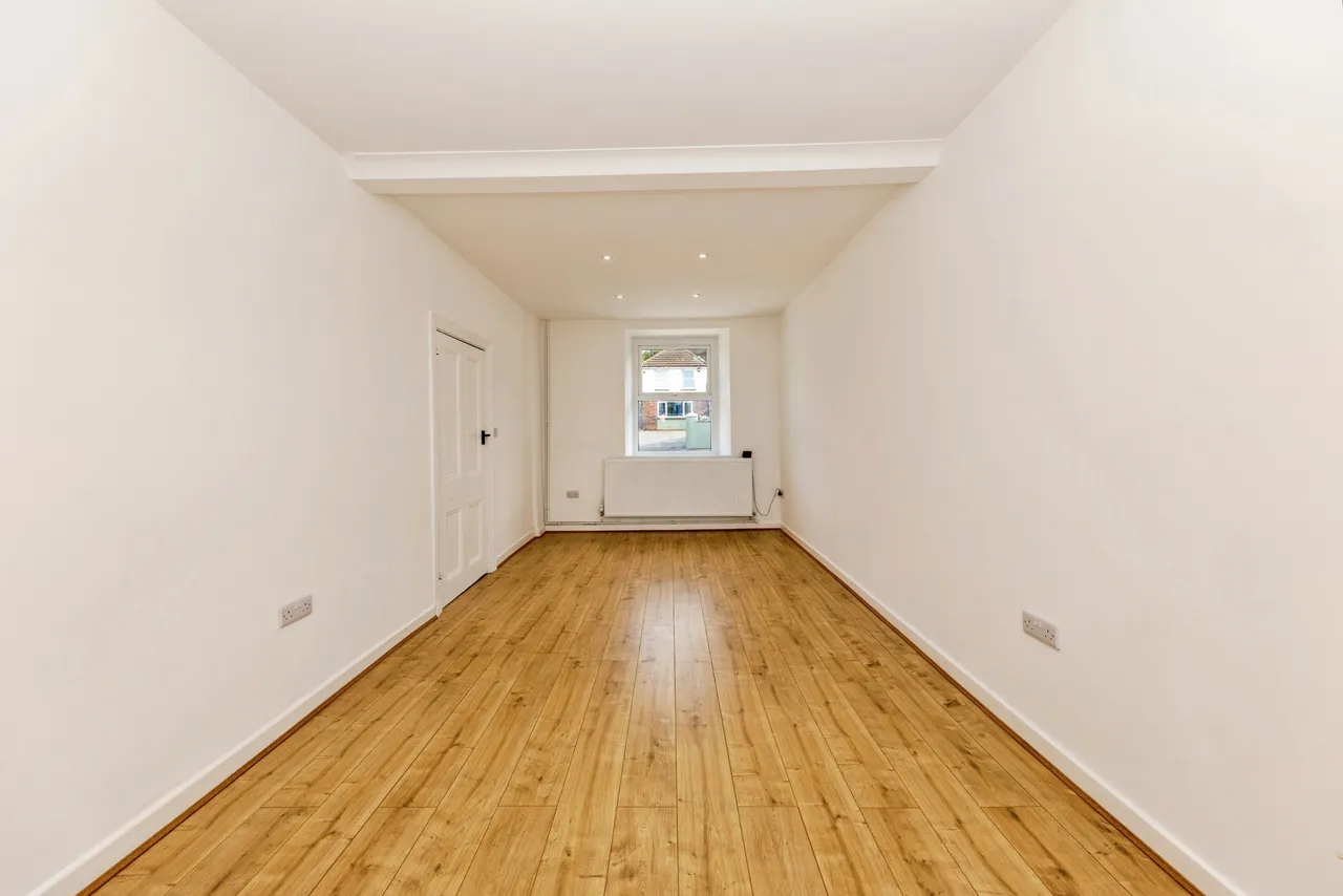 Heol Y Bryn, Llanelli, SA14, photo 22