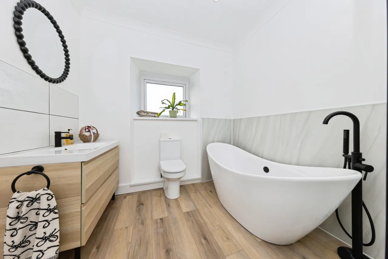 Heol Y Bryn, Llanelli, SA14, photo 17