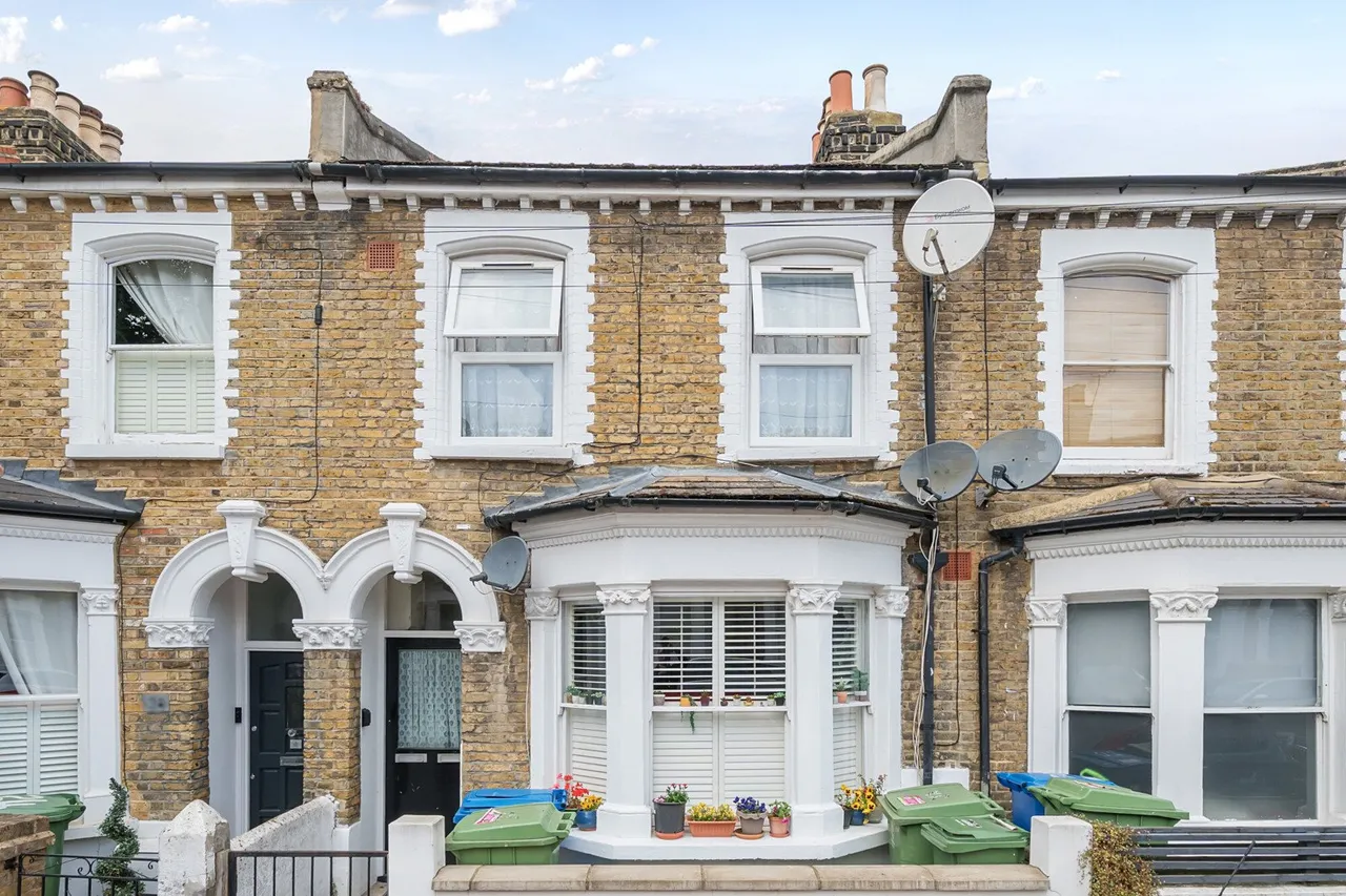 1 bed flat for sale — Ulverscroft Road, SE22