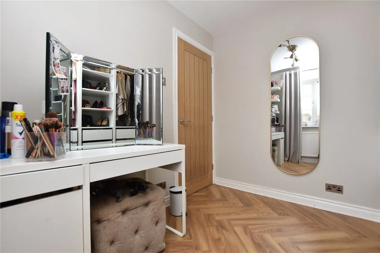 Birk Lane, Morley, LS27, photo 24