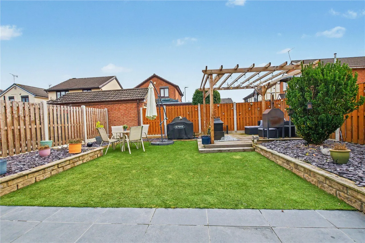 Birk Lane, Morley, LS27, photo 12
