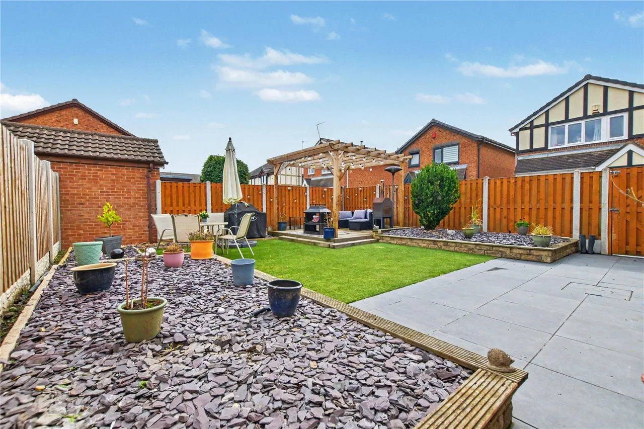 Birk Lane, Morley, LS27, photo 26