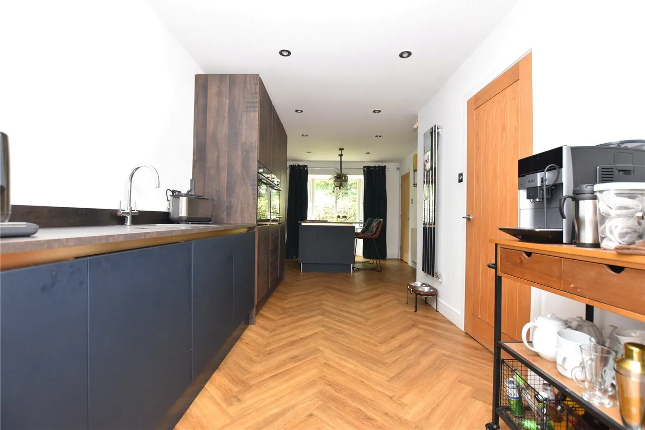 Birk Lane, Morley, LS27, photo 16