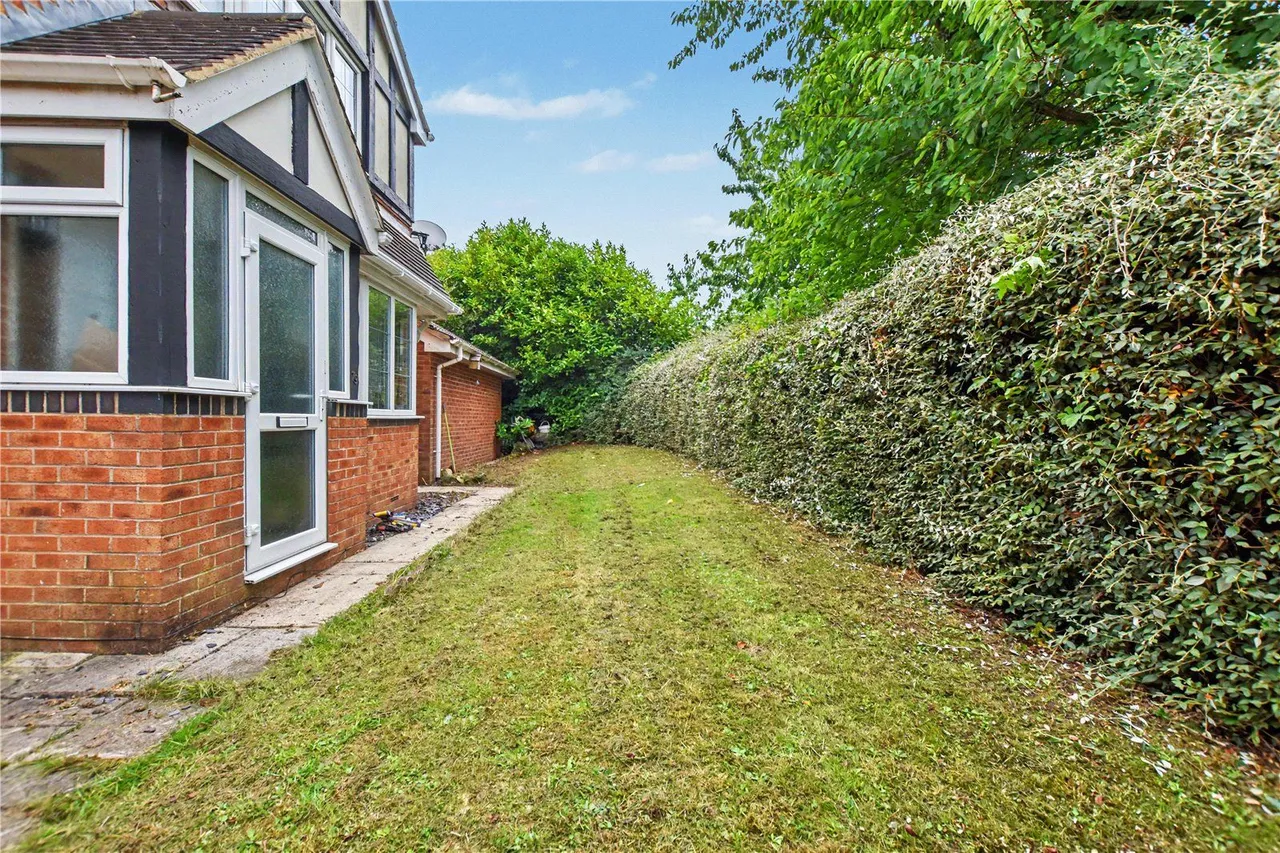 Birk Lane, Morley, LS27, photo 28