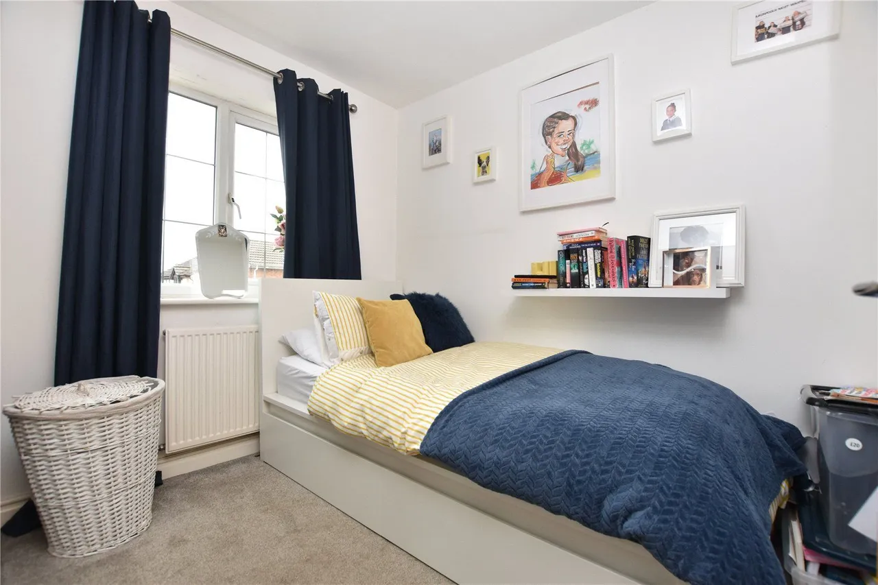 Birk Lane, Morley, LS27, photo 11