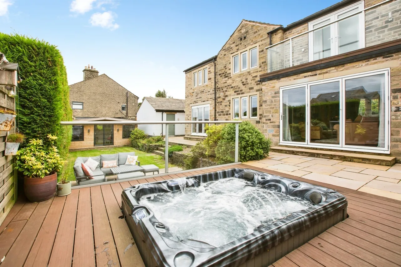 Landsdun House, Towngate, HX6, photo 16