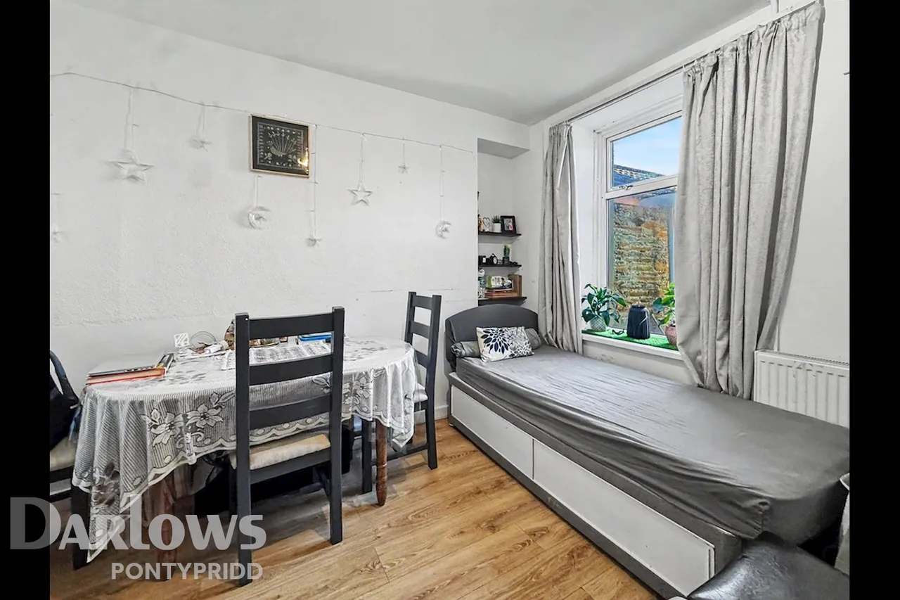 Meadow Street, Pontypridd, photo 4