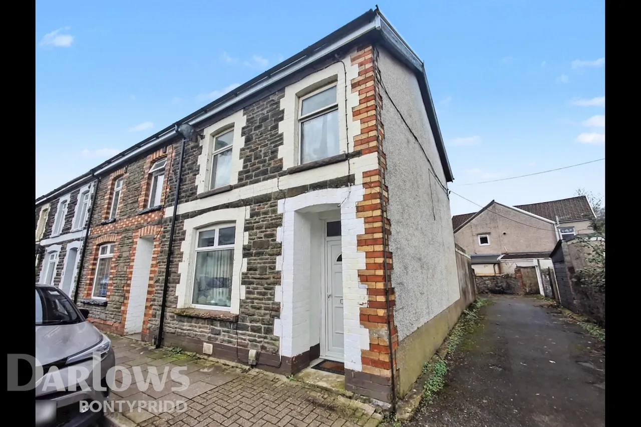 3 bed house for sale, Meadow Street, Pontypridd