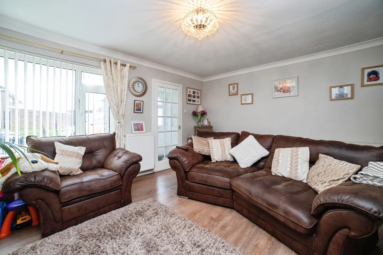 Abington Avenue, Sutton-in-Ashfield, Nottinghamshire, NG17, photo 3