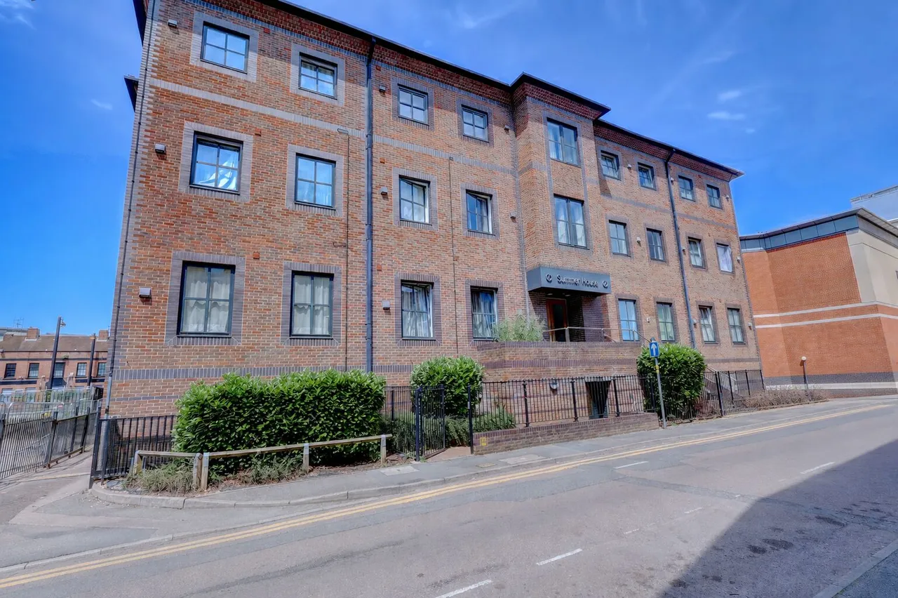 1 bed flat to rent, Mendy Street, High Wycombe, HP11