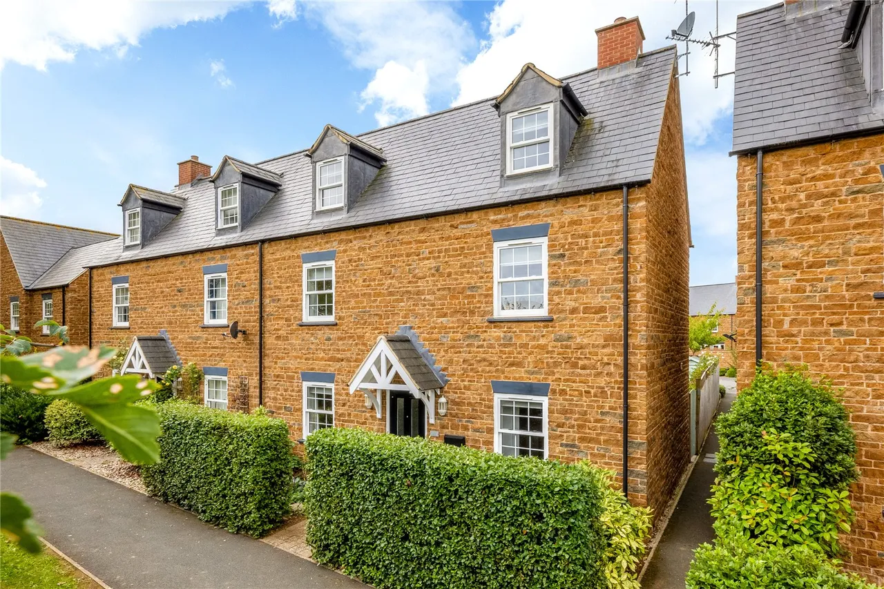 4 bed house for sale, Flux Drive, Deddington, OX15