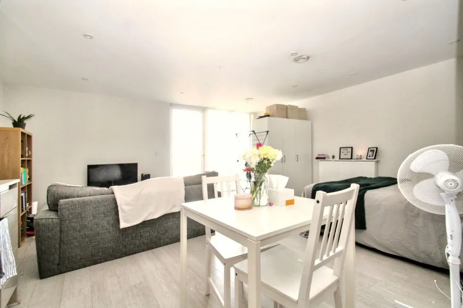 Harefield Road, UB8, photo 8