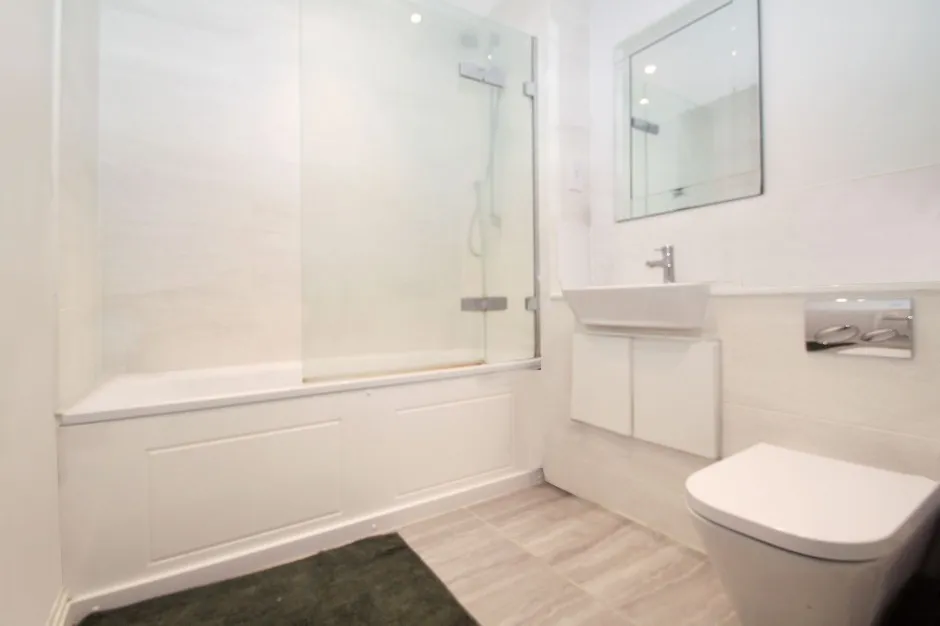 Harefield Road, UB8, photo 4