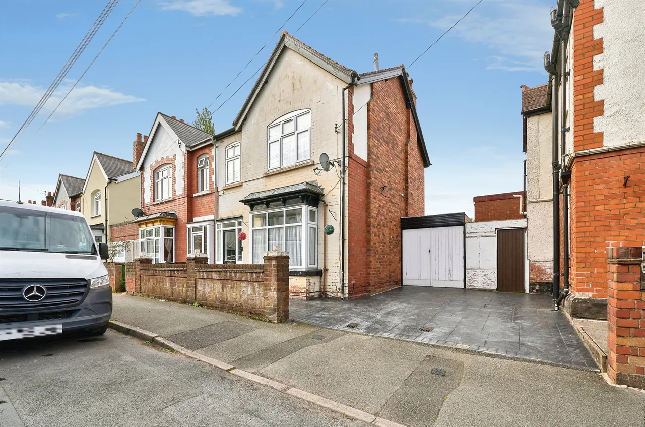 3 bed house for sale, Bamford Road, Penn Fields, WV3