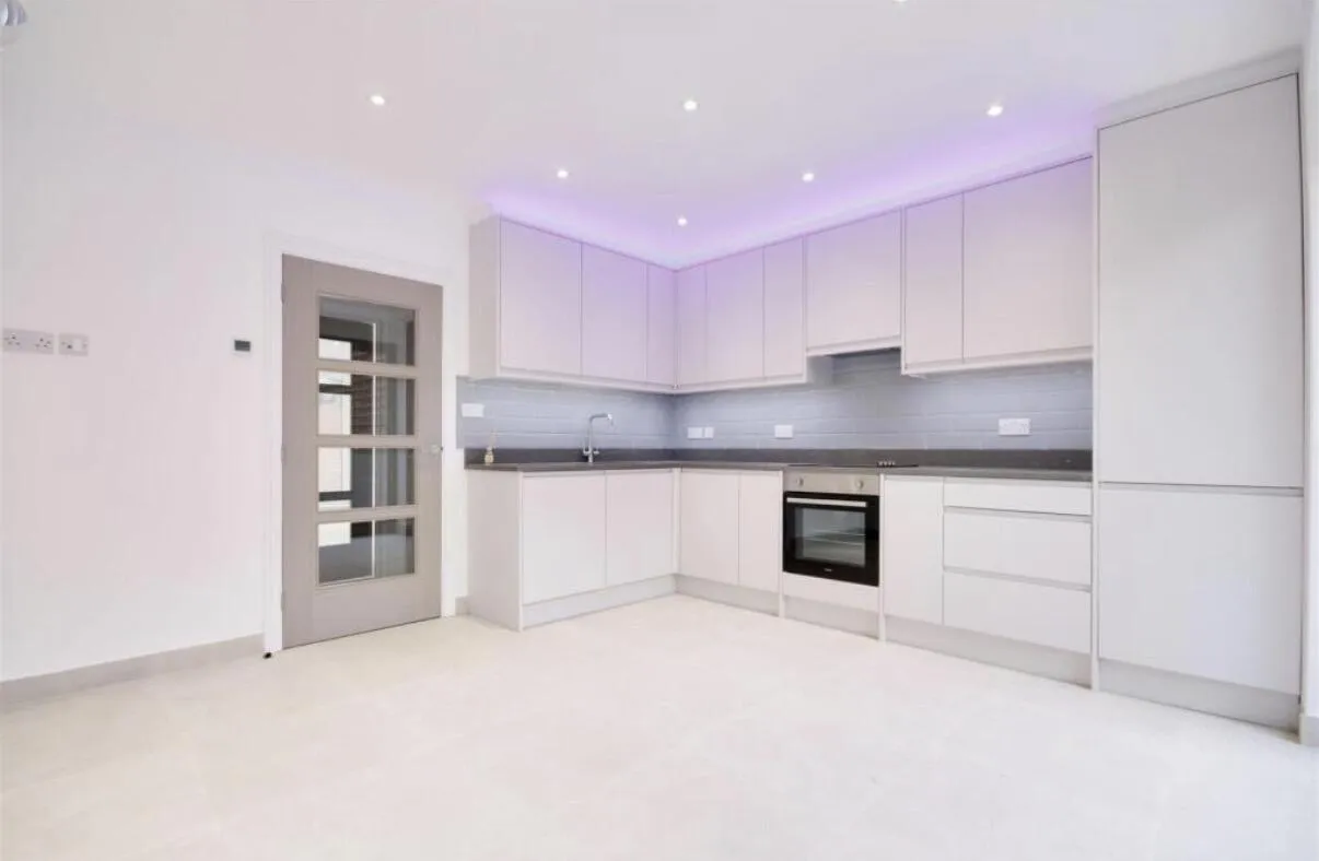 Chase Road, London, N14, photo 3