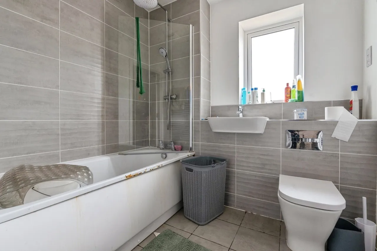 Devonshire Close, Grays, RM20, photo 15
