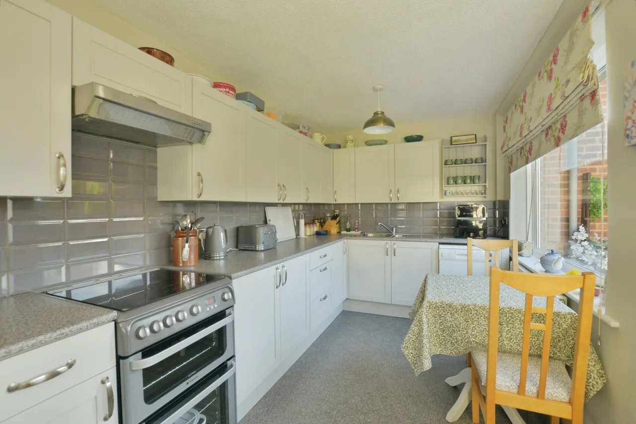 Station Road, Lydd, Romney Marsh, Kent, TN29, photo 3