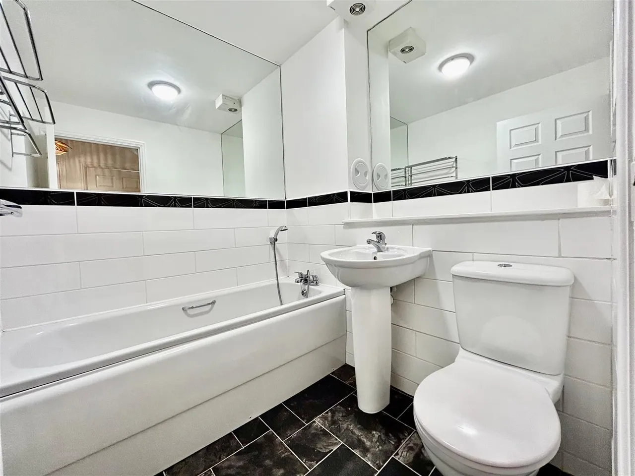 Dalzell Drive, Motherwell, Motherwell, ML1 2DA, photo 13