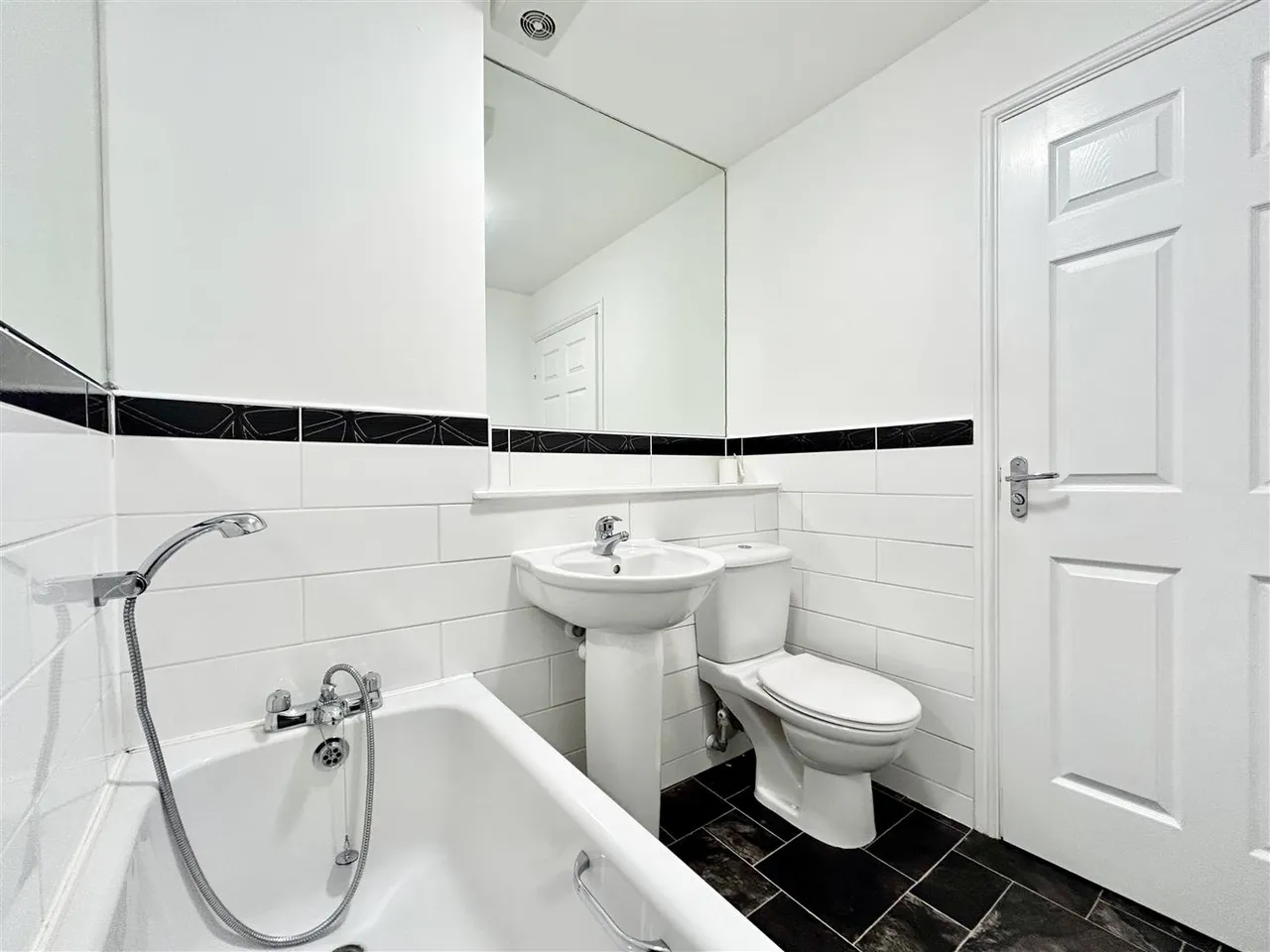 Dalzell Drive, Motherwell, Motherwell, ML1 2DA, photo 14