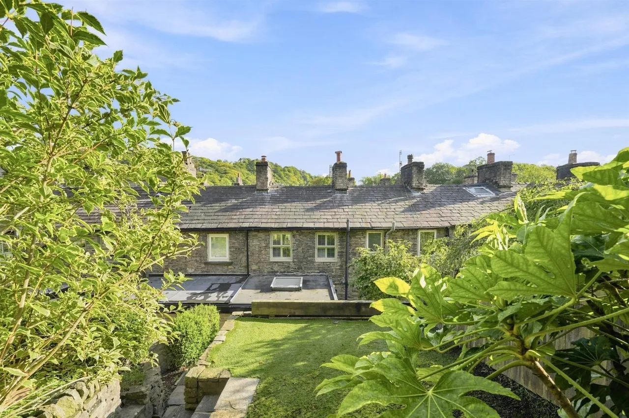Water Street, Bollington, photo 16
