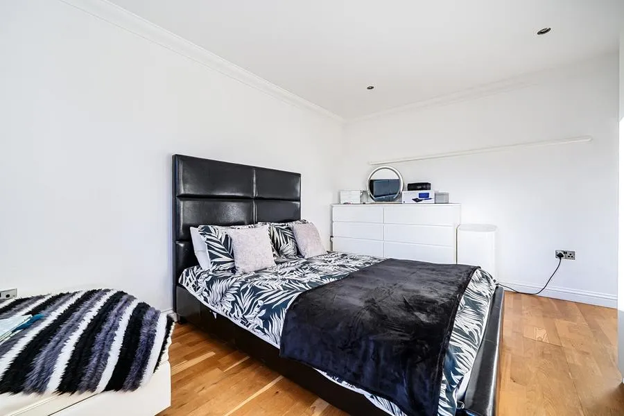 Marlborough Road, Slough, SL3, photo 13